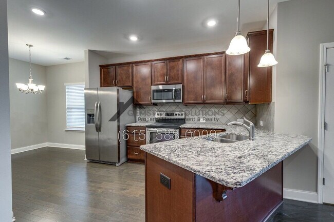 Building Photo - 714 Hahn Ct