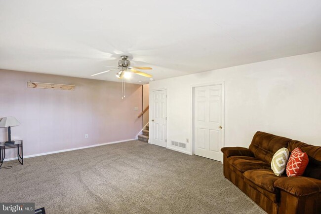 Building Photo - 842 Dewees Pl