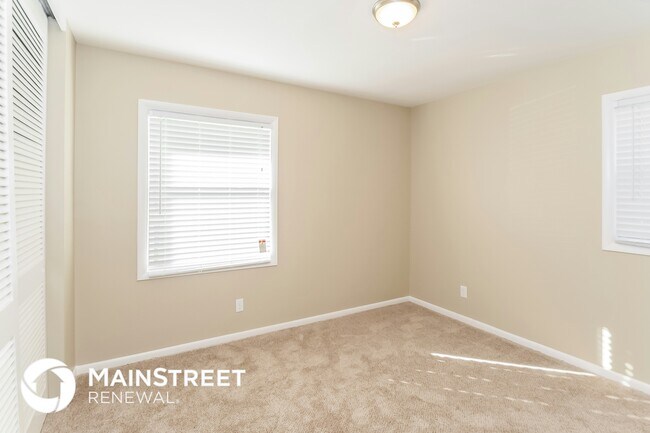 Building Photo - 1114 Rainbow Dr NE