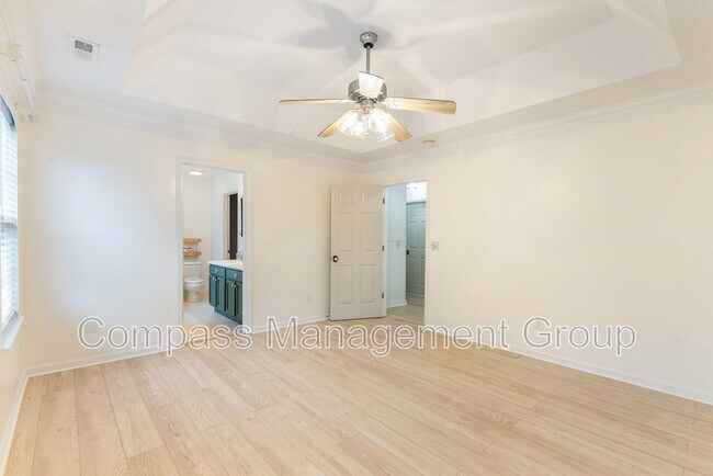 Building Photo - 1136 Paxton Dr