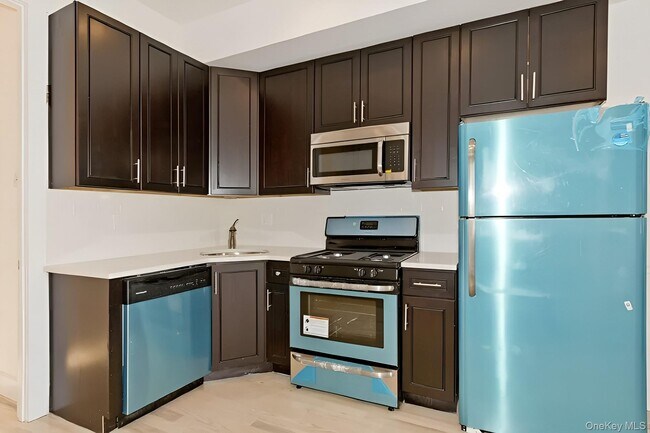 Building Photo - 78 Hull St