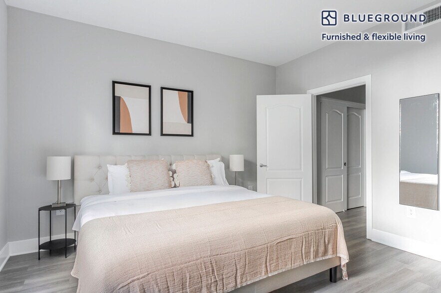 Building Photo - 5535 Westlawn Ave