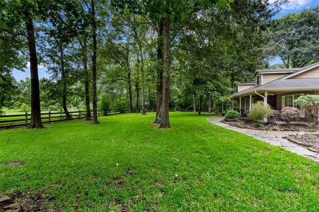 Building Photo - 900 Springwood Dr