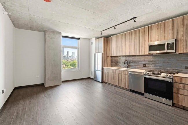 Building Photo - 160 N Ashland Ave