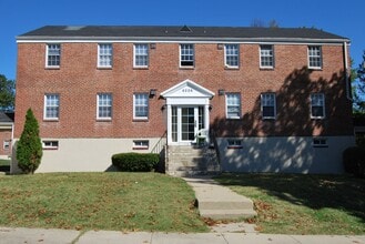 Building Photo - Edgewood The Grove - 2 Bed 1 Bath