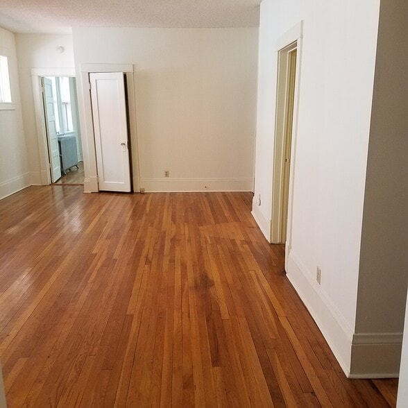 Building Photo - 93 N Milton St N