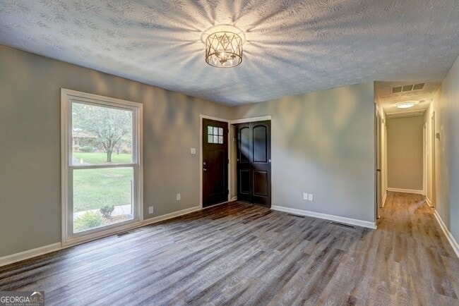 Building Photo - 215 Fond Ct