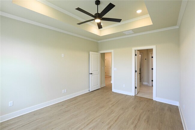 Building Photo - 970 Moksha St