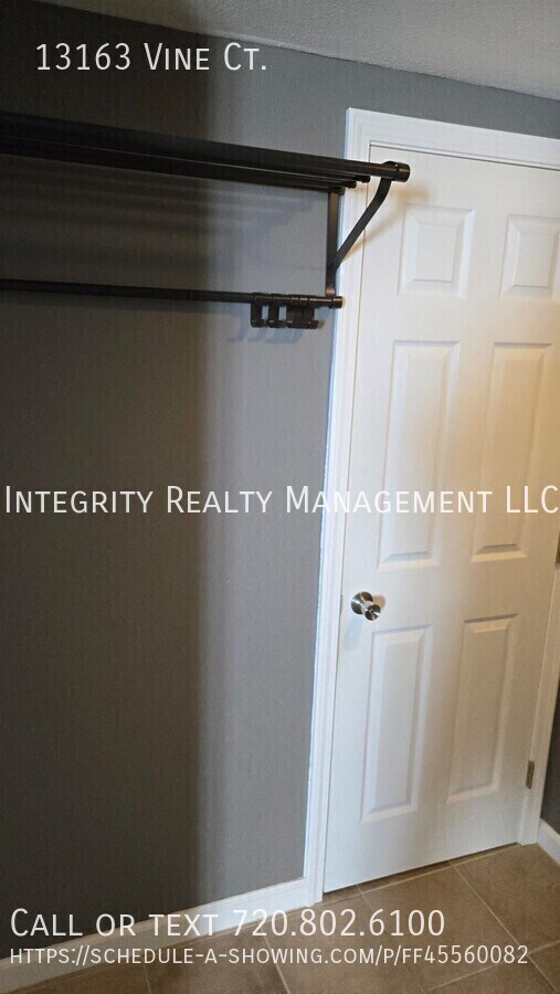 Building Photo - 13163 Vine Ct