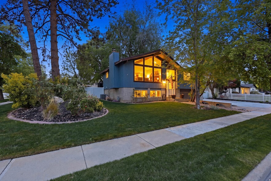 Building Photo - 9107 S Peach Blossom Dr
