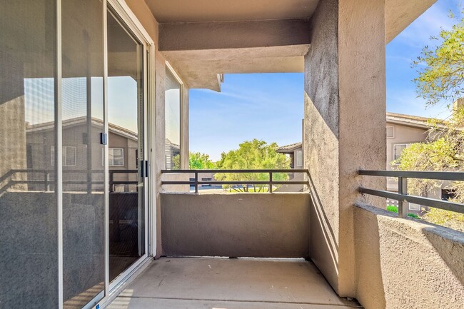 Building Photo - Stunning 1 Bed 1 Bath in Northern Scottsdale