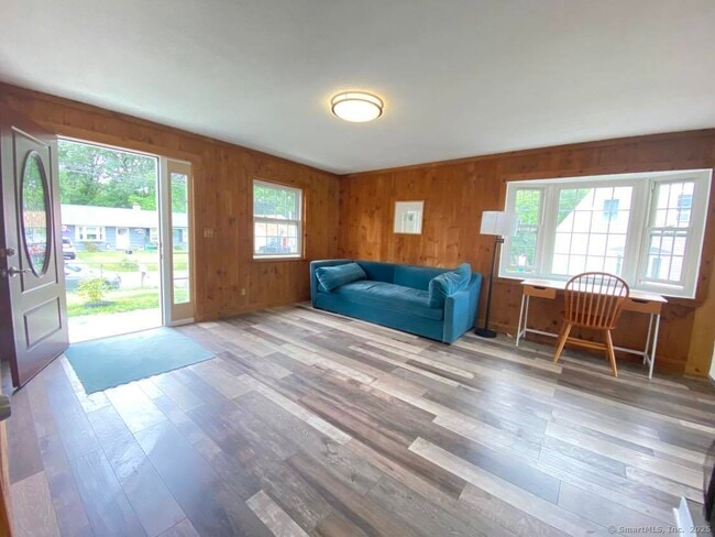 Building Photo - 28 Grove Pl