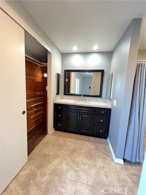 Building Photo - 6943 E Shorecrest Dr