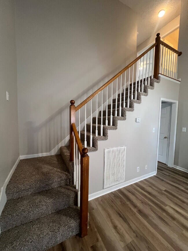 Building Photo - 3440 Sandpiper Dr