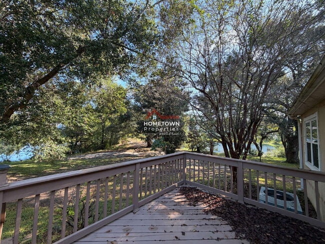 Building Photo - 1490 Chalet Pl