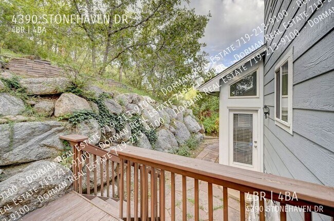 Building Photo - 4390 Stonehaven Dr