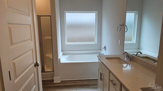Building Photo - 265 Camellia Dr