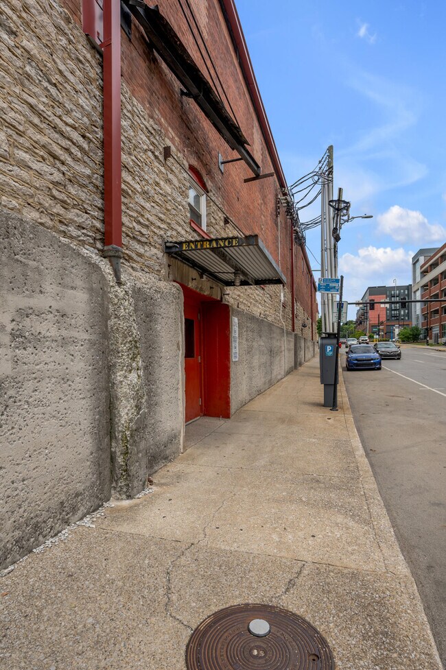 Building Photo - 585 S Upper St
