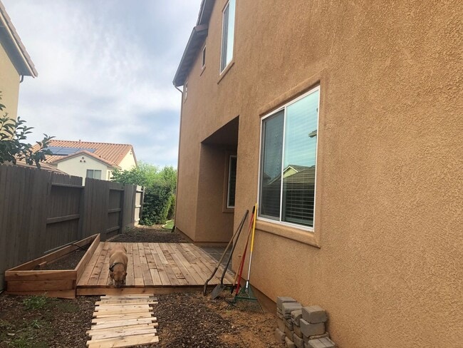 Building Photo - Beautiful 5 Bedroom, 3 Bathroom, 2800 Sqft. El Dordo Hills Home for Lease.