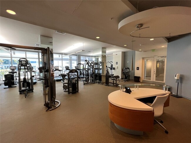 Building Photo - 10275 Collins Ave