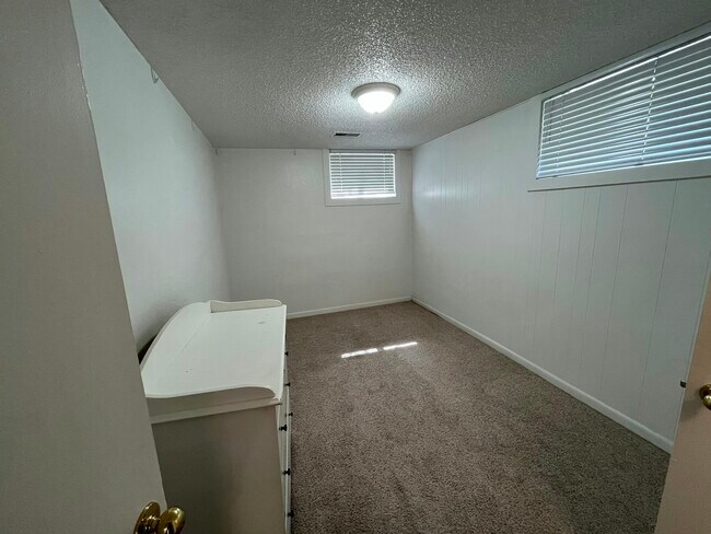 Building Photo - 1327 Yuma St