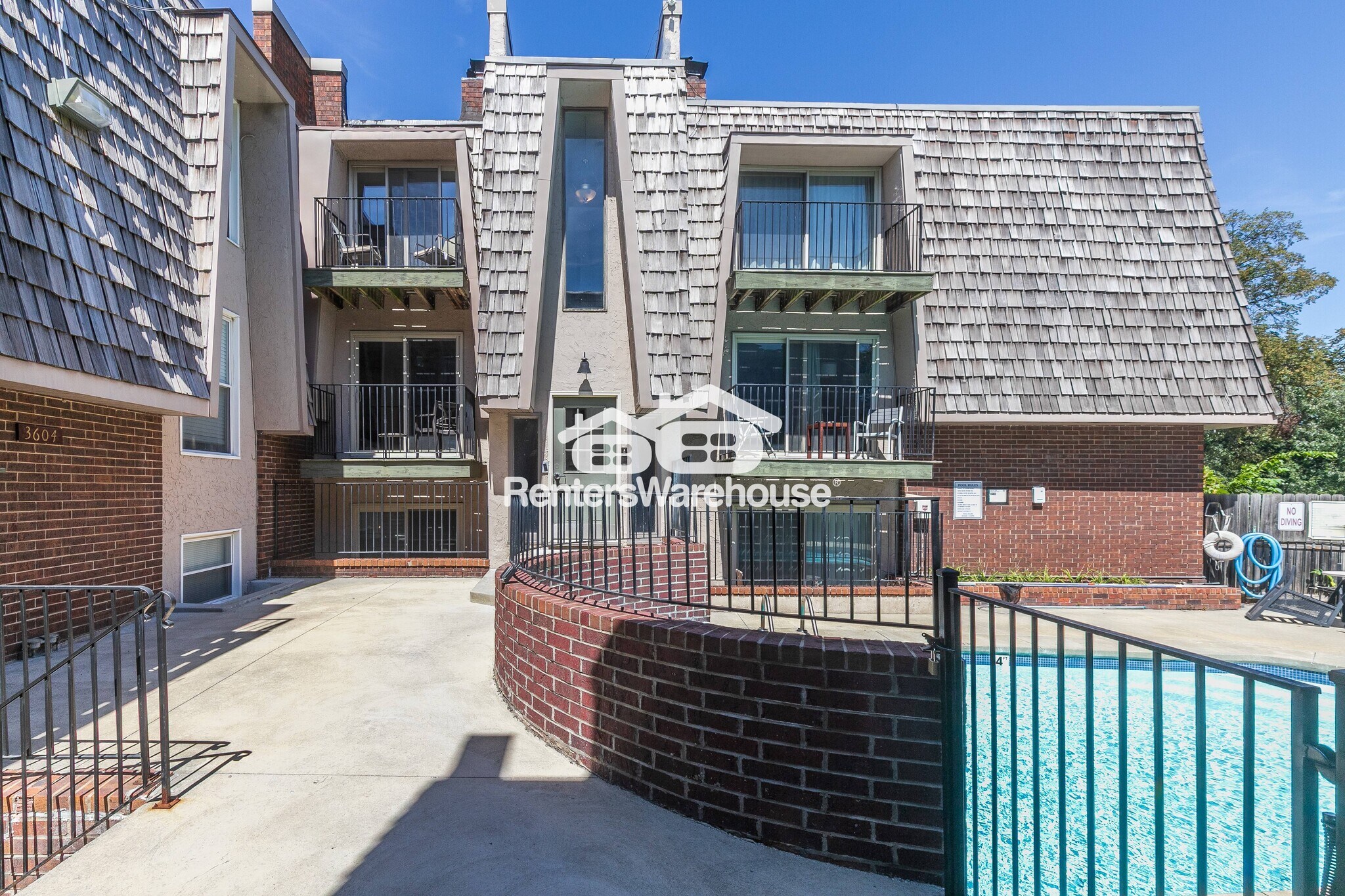 Building Photo - 3602 Gillham Rd