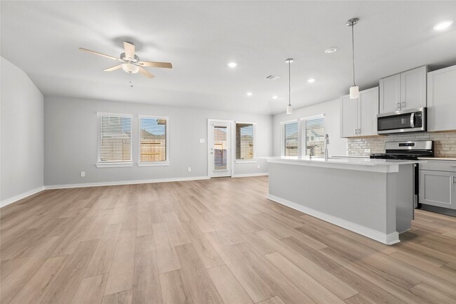 Building Photo - 2635 Wastelbread Ln