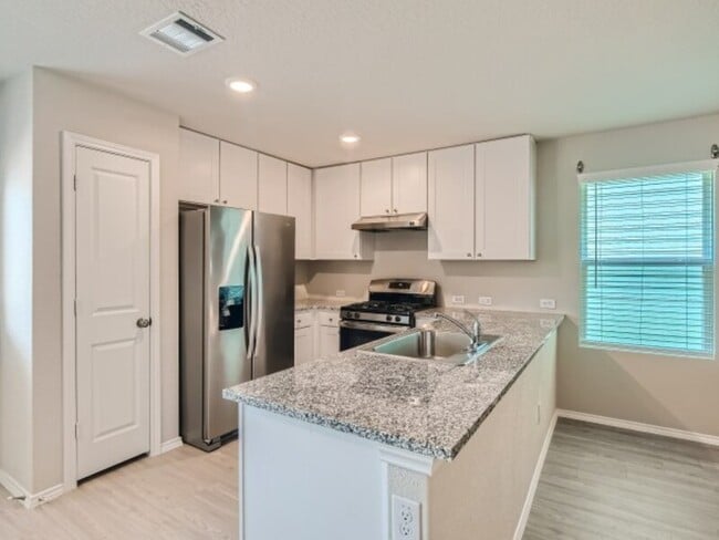 Building Photo - 15011 Dorset Wheel