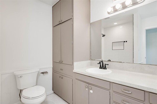 Building Photo - 3304 Dolphin Cove