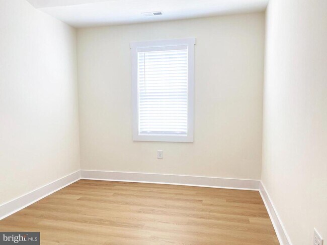 Building Photo - 556 Leesville Rd
