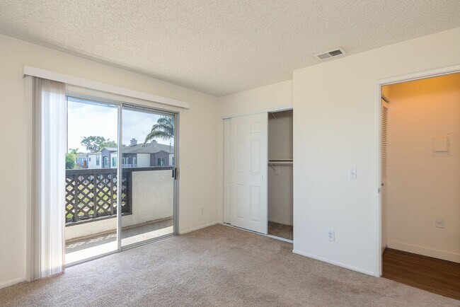Building Photo - 2-Bedroom + 1 Bathroom Apartment | Dunes Place | Oxnard | Unfurnished