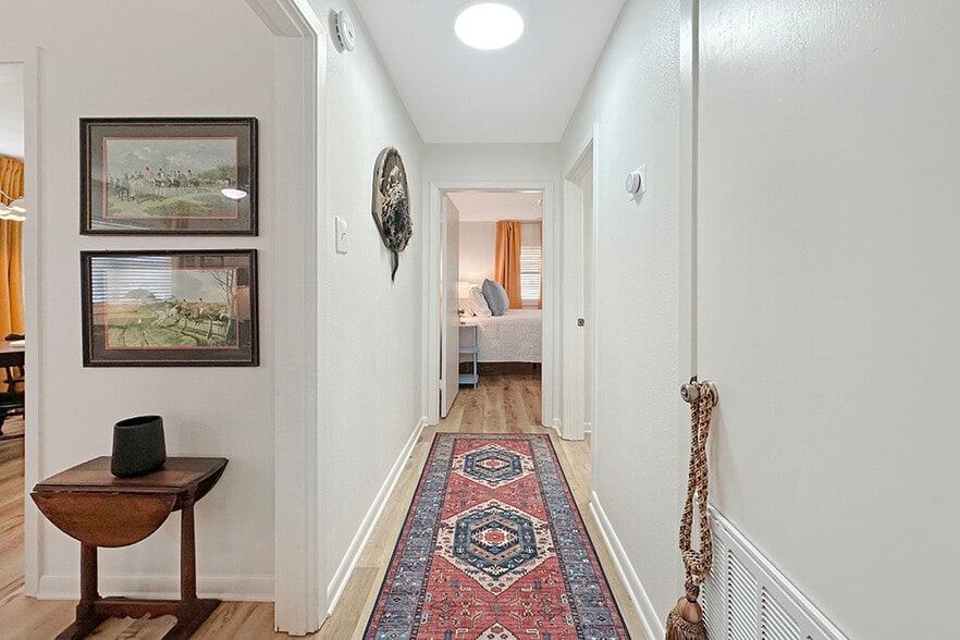 Hall - 204 Dianne St