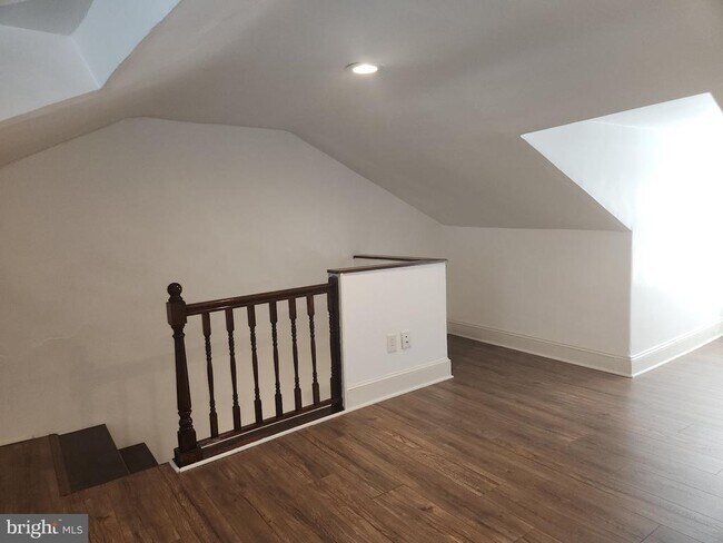 Building Photo - 3856 Terrace St