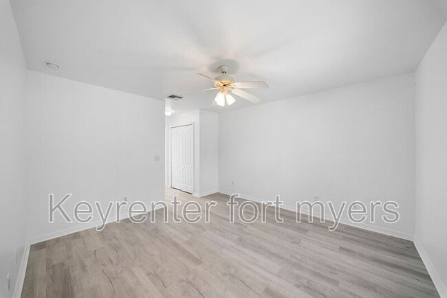 Building Photo - 3213 17th St SW