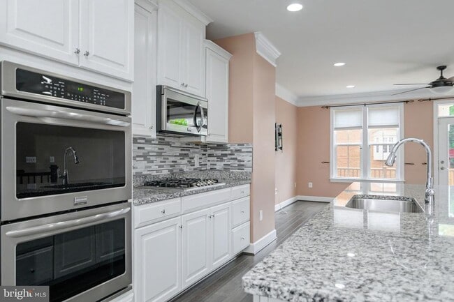 Building Photo - 3697 Ambrose Hills Rd