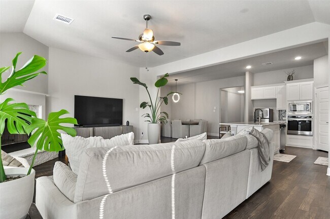 Building Photo - 424 Molly Ln