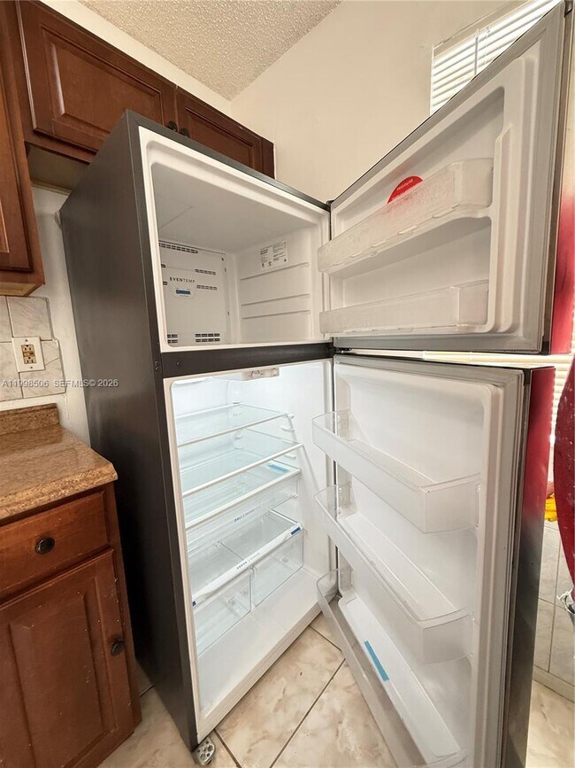 Building Photo - 4295 NW 114th Terrace