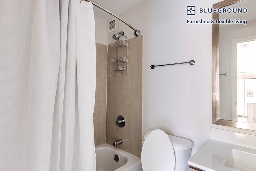 Building Photo - 901 S Ashland Ave