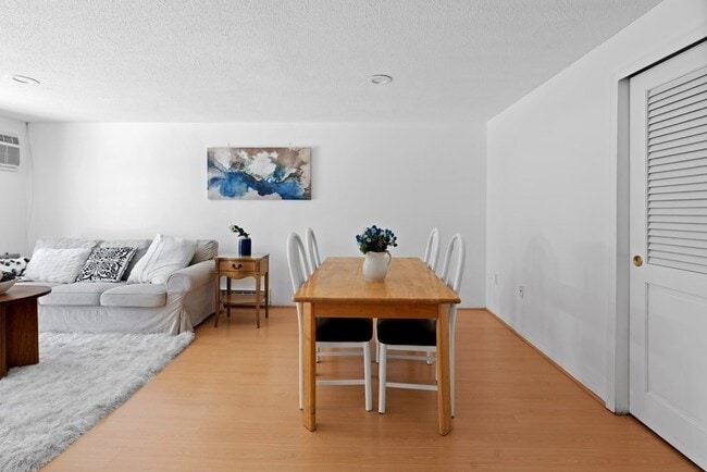 Building Photo - 1186 Worcester Rd