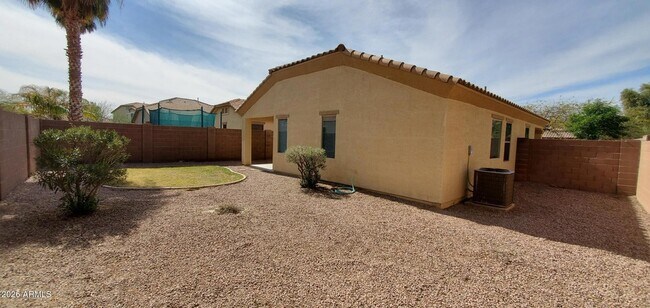 Building Photo - 4043 S Vineyard Ave