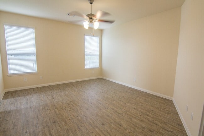Building Photo - 29619 Yaupon Shore Dr
