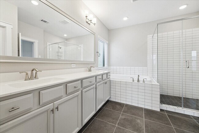 Building Photo - 15156 Parkland Canyon Dr