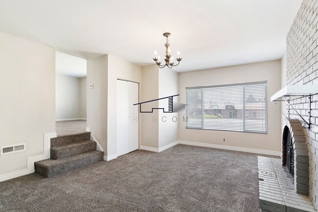 Building Photo - Washington Terrace 2 Bedroom Home!