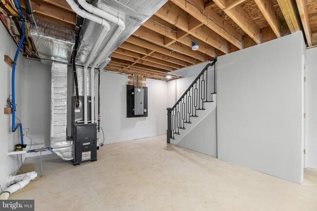 Building Photo - 32 West St