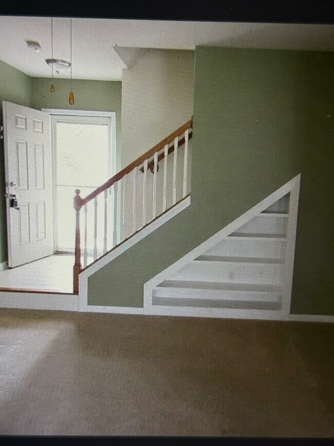 Building Photo - 11217 North Oakwood Drive