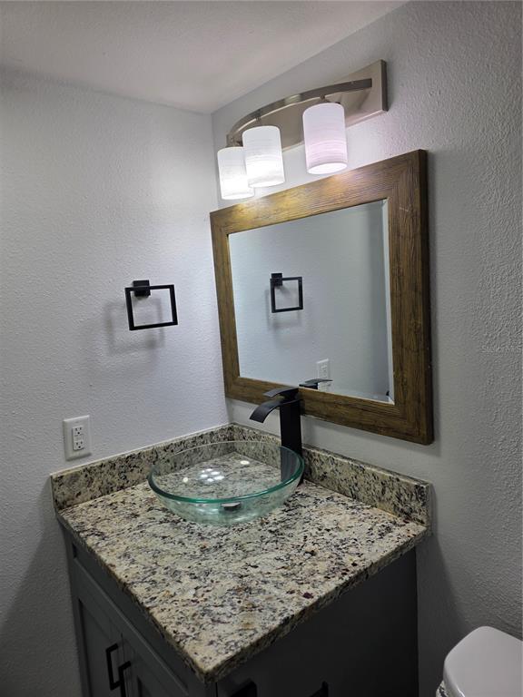 Building Photo - 3821 N Oak Dr