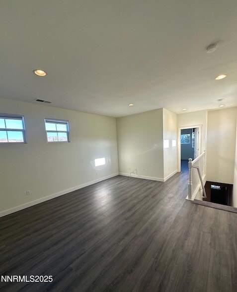 Building Photo - 1279 Par Three Dr