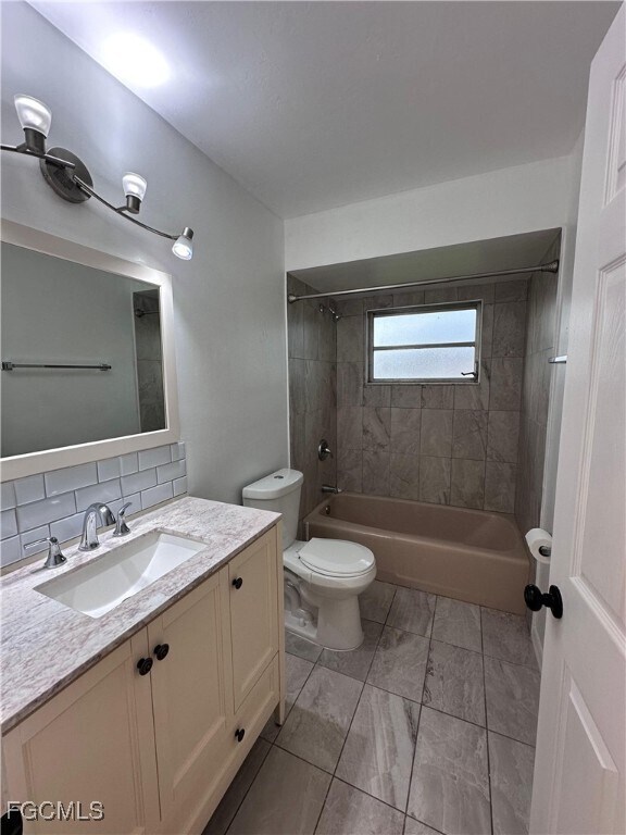 Building Photo - 4517 SW Santa Barbara Pl