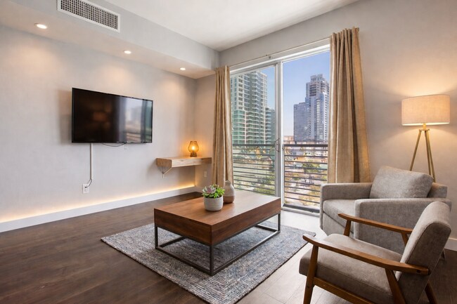 Building Photo - 445 Island Ave