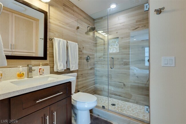 Building Photo - 5056 Shadow Palm Ct